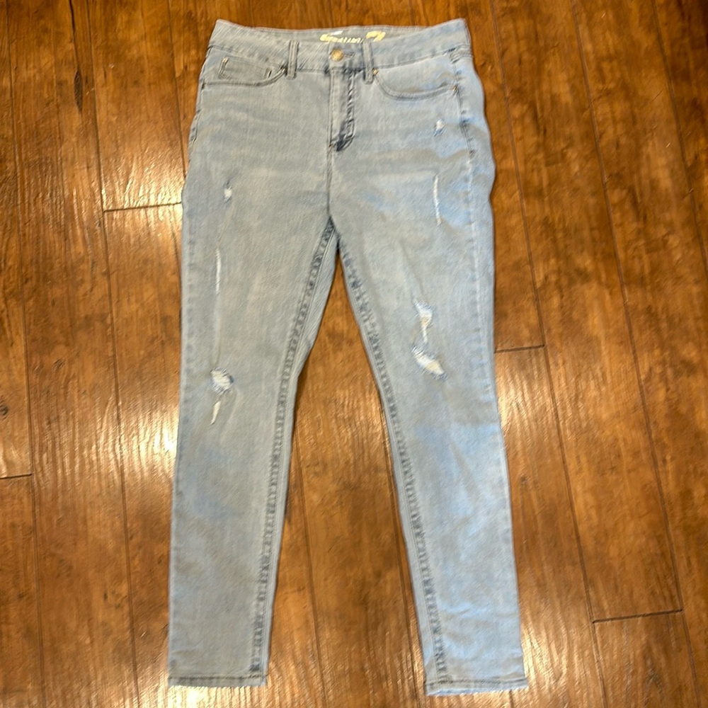 SEVEN7 Tummy Less High Rise Skinny jeans SIZE 12 Ripped Jeans 30 inch inseam